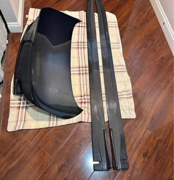 CARBON FIBER ﻿TRUNK ﻿SPLITTERS