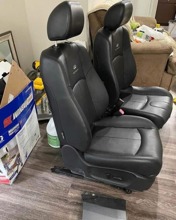 Front Seats - Image 4
