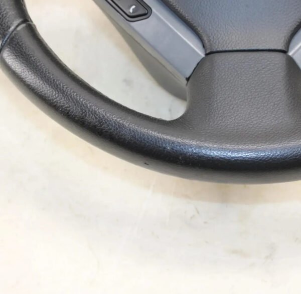 Steering wheel - Image 4
