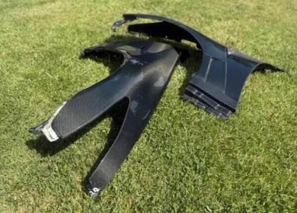 Carbon fiber fenders - Image 3