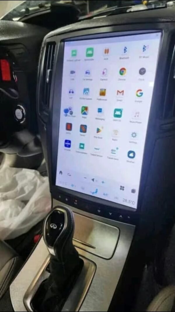Tesla screen display - Image 3